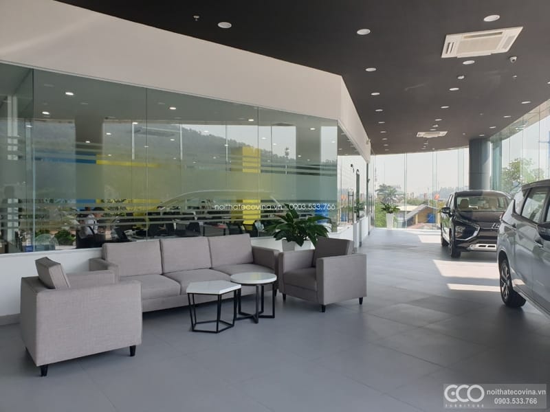 Lắp đặt thi công cửa kính showroom
