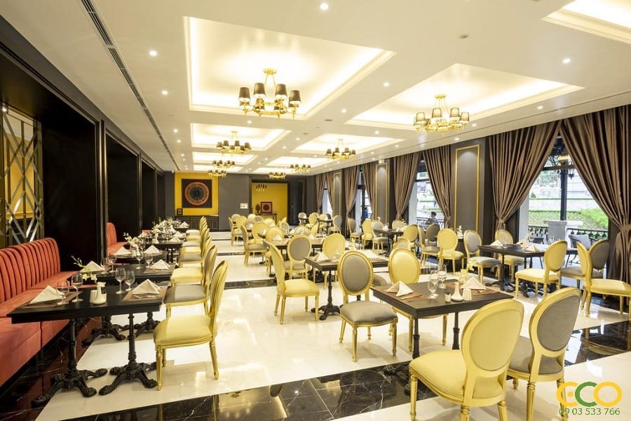 Không gian nhà hàng rộng rãi, nổi bật 