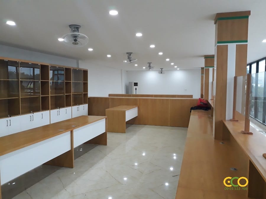 Thiết kế thi c&ocirc;ng nội thất văn ph&ograve;ng l&agrave;m việc rộng r&atilde;i