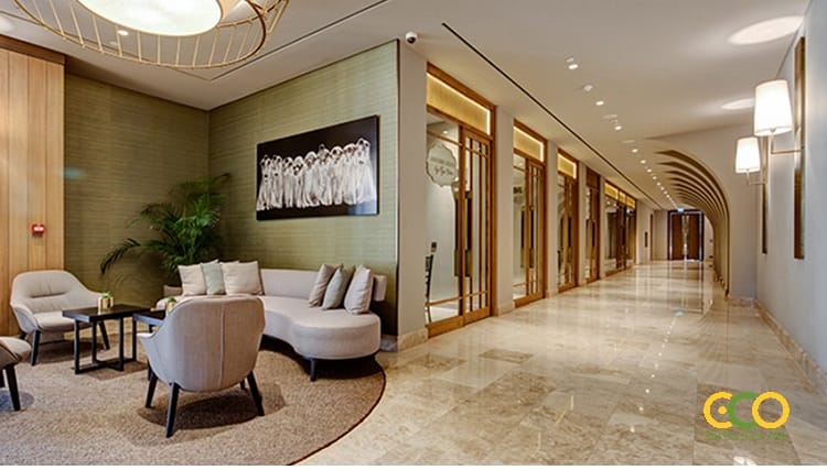 Nhà hàng hiện đại hấp rộng rãi