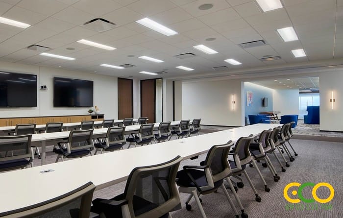 Làm mới nội thất văn phòng công ty AXIS 6 Thiết kế thi công nội thất phòng họp rộng rãi, sang trọng