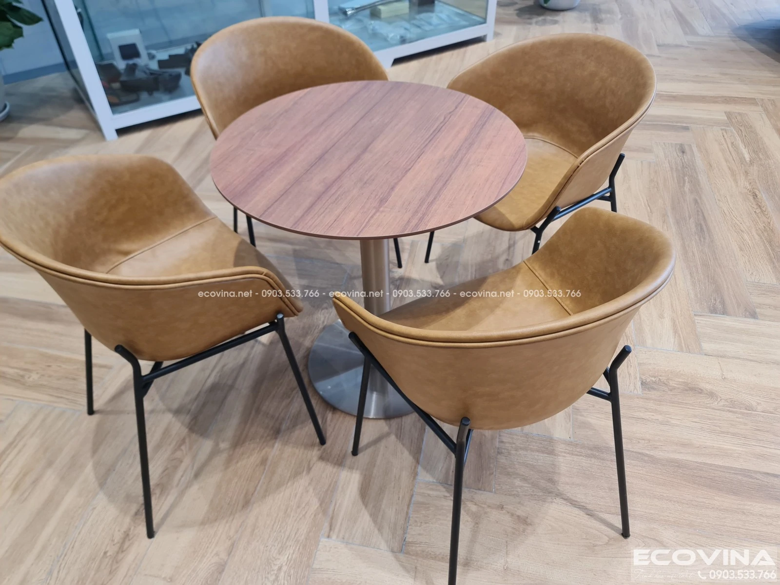 thi cong noi that showroom dep 11